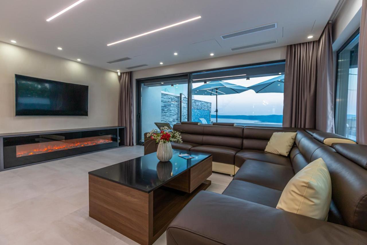 Luxury Villa Lorena With Heated Pool, Jacuzzi,Sauna And Seaview Crikvenica Eksteriør bilde