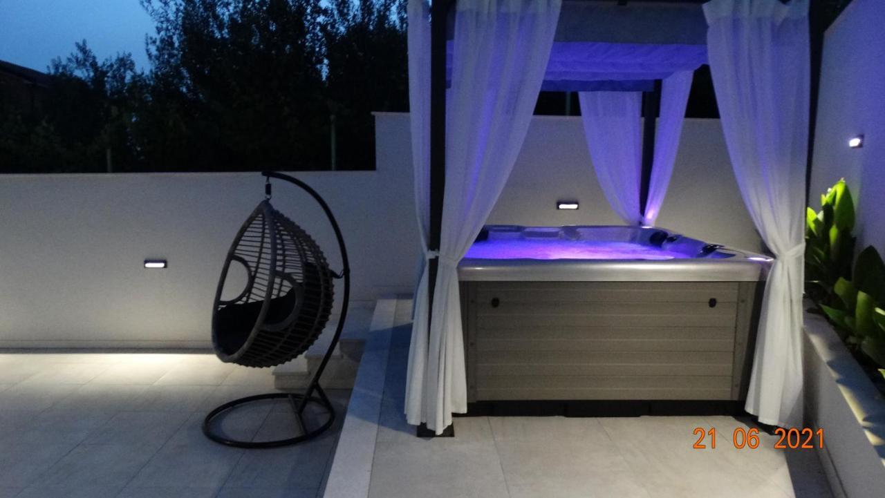 Luxury Villa Lorena With Heated Pool, Jacuzzi,Sauna And Seaview Crikvenica Eksteriør bilde